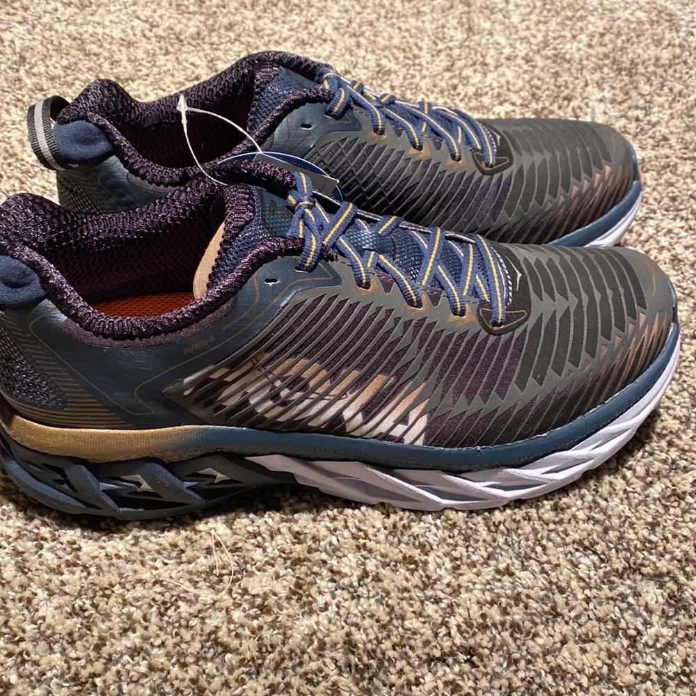 HOKA mens running shoes